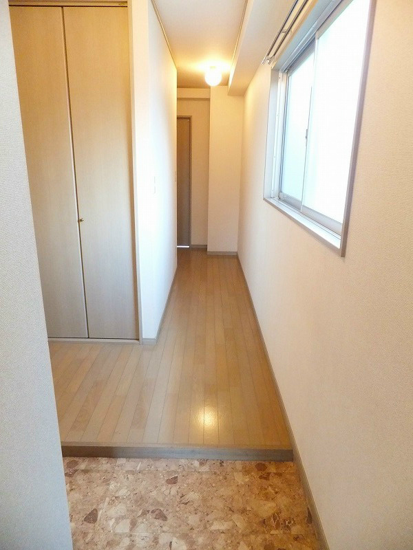 Shibata　BLD 玄関周りも広いスペース