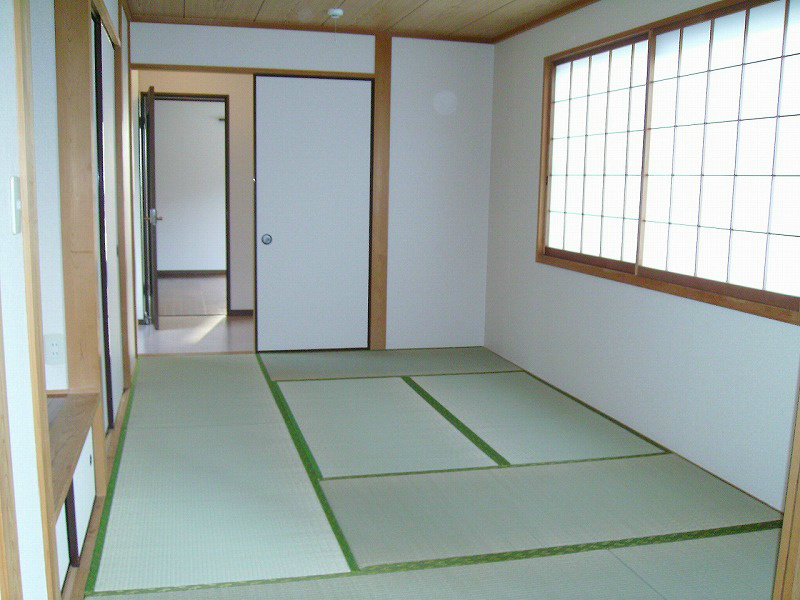 サンハウス 和室6帖　収納もあります