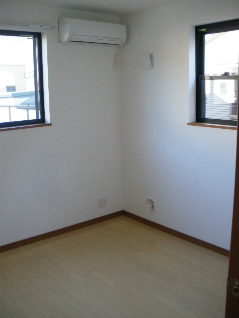 フォンテンブロー上板橋 明るい南東向きのお部屋でございます。