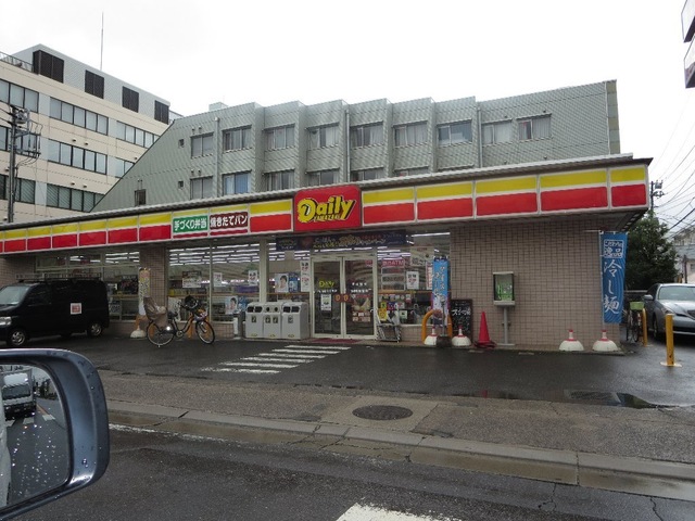 ニューハイム三輪 コンビ二：ﾃﾞｲﾘｰﾔﾏｻﾞｷ市川南3丁目店　762m