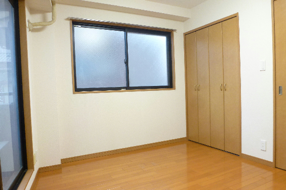 マンションTKA 南向きで明るい室内