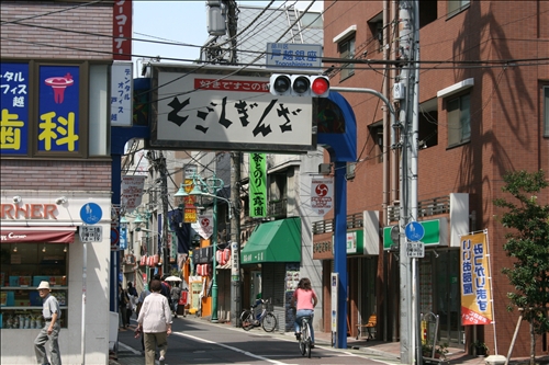 パピヨン戸越A ショッピング施設：戸越銀座商店街会館　110m