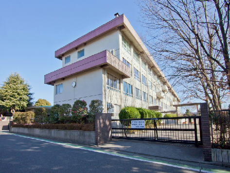 テラスハウス楓 中学校：川越市立川越第一中学校　569m