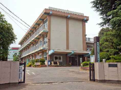 テラスハウス楓 小学校：川越市立川越第一小学校　682m
