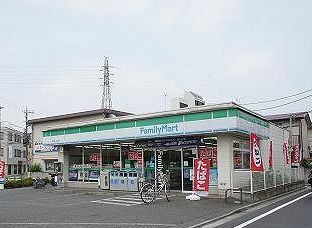 アルバ南大泉 コンビ二：ファミリーマート 南大泉三丁目店　623m