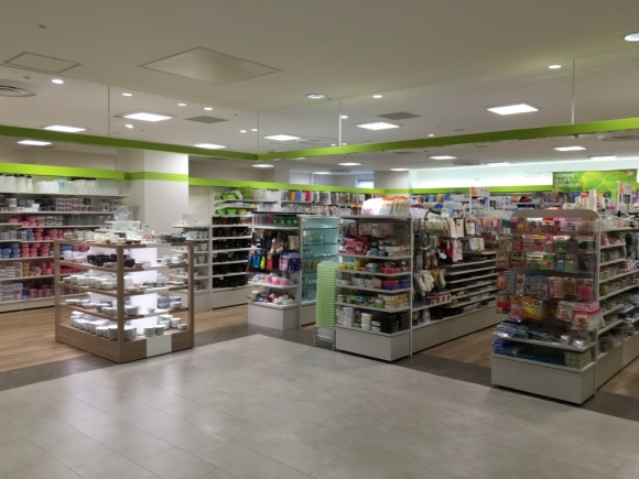 サンテミリオン八王子中町 スーパー：Seria(セリア) 八王子東急スクエア店　406m