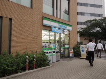 LINOCA日本橋 コンビ二：ファミリーマート京王プレッソイン茅場町店　139m