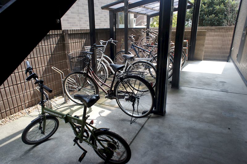 ティエラ中浦和 屋根付き駐輪場