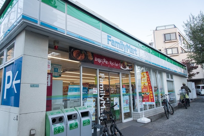 ハイツニューホープ コンビ二：ファミリーマート 目黒本町三丁目店　231m