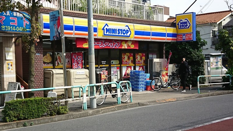 the NINE コンビ二：ミニストップ 東十条店　324m