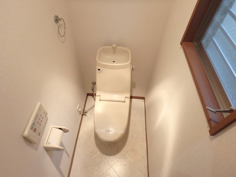ADORATION ウォシュレット付