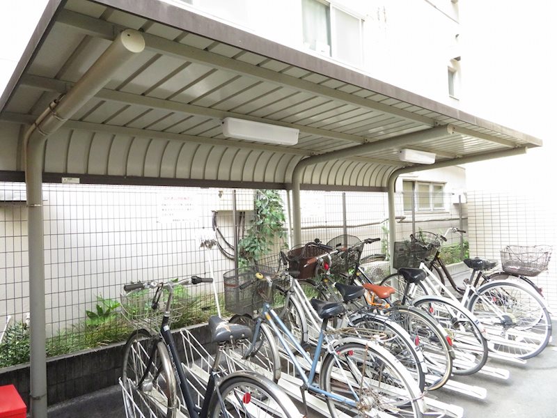 ディ・パンテレリア 駐輪場