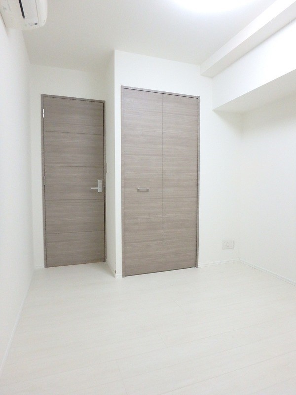 エグザレオーネ蔵前 洋室4.6帖の青部屋