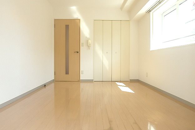 サニーコート雅 広めの洋室で使いやすいお部屋