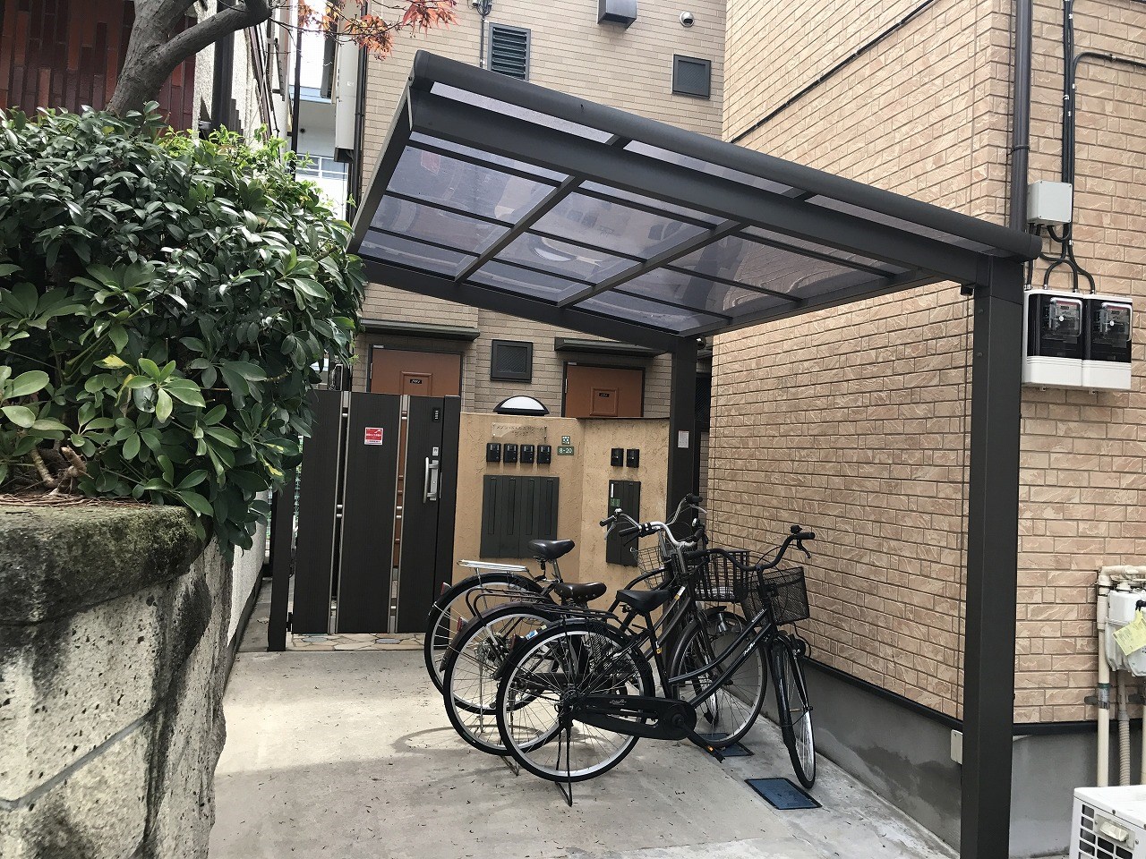 メゾンドエスポワール　ヴィラ 屋根付き駐輪場