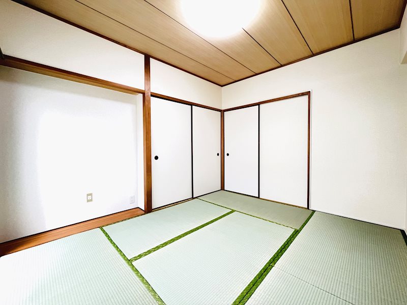 三田ナショナルコート 趣のある和室6帖