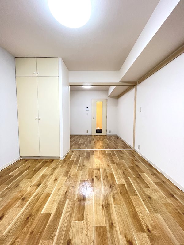 日興パレス登戸 広々とした室内