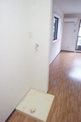 パンシオン目白 室内洗濯機置場