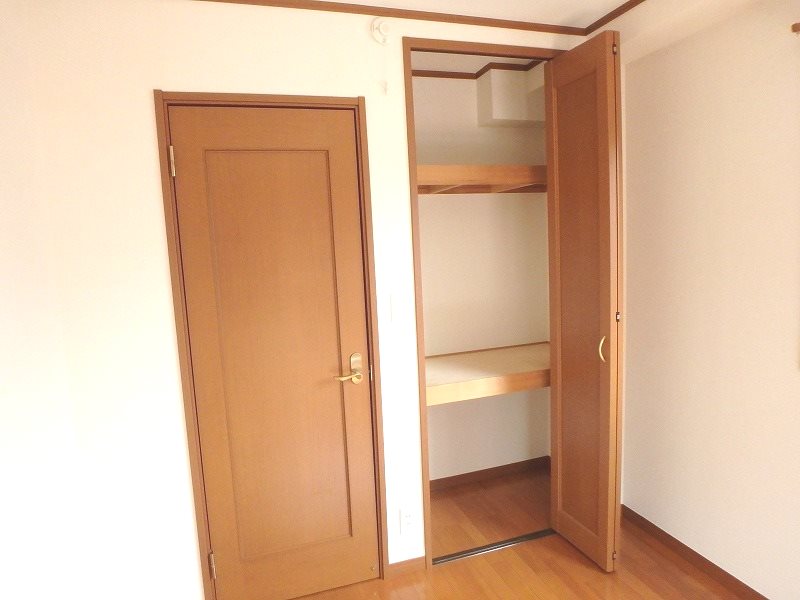 Et.Alrosキタノ たっぷり収納可能
