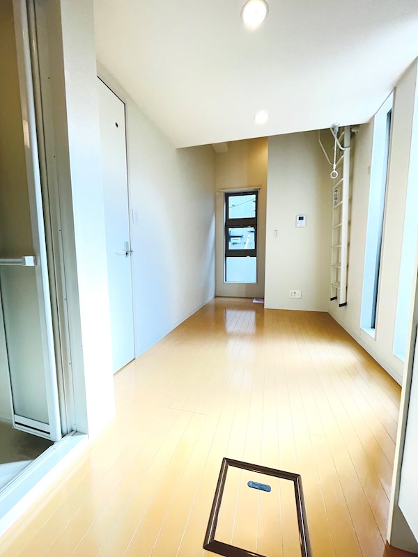 ラ・ターシェ ロフト付きの1ROOM