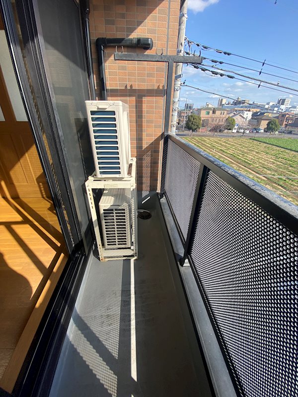 八木マンション 南向きで陽当たり良好