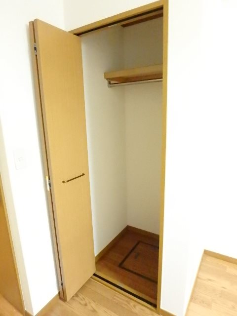 エスペランサ大塚 クローゼットタイプの収納