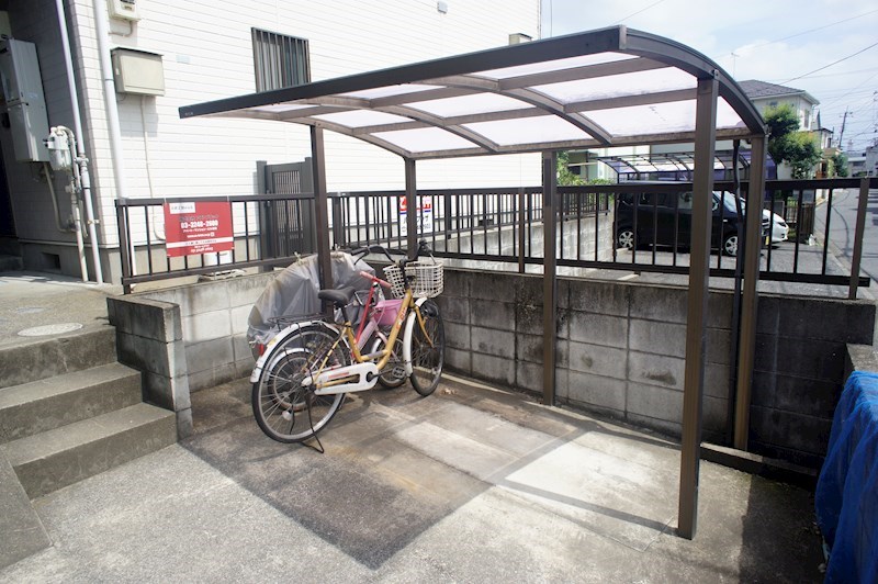 アーリーリバー 屋根付き駐車場（無料）
