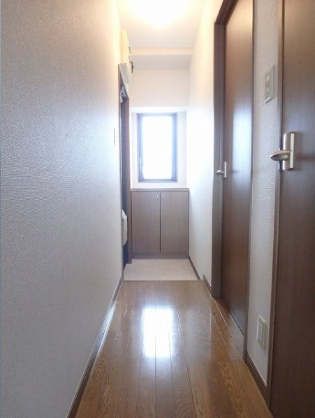 TSKビル 玄関～室内