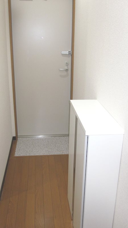 レジェンド泉町Ⅰ 玄関前