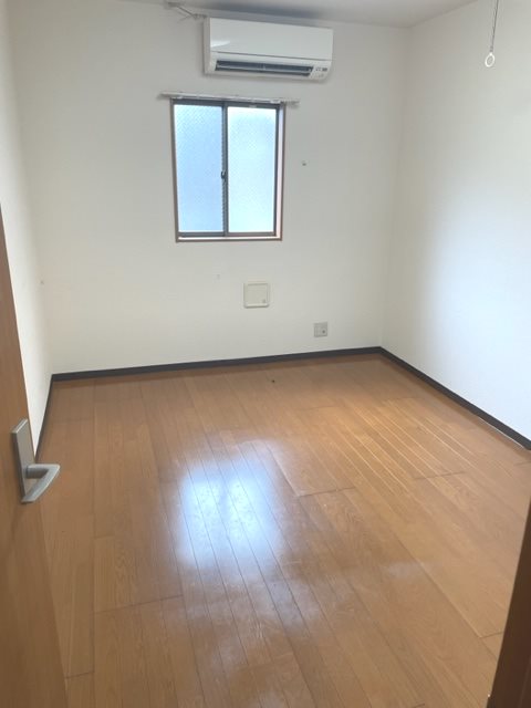 レジェンド泉町Ⅰ 明るく綺麗なリビング