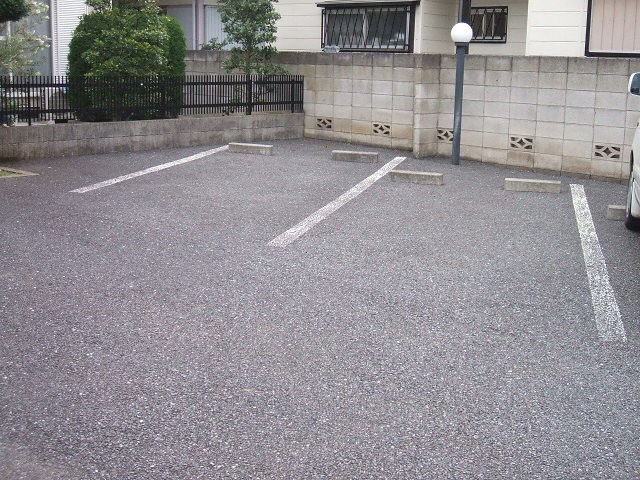 ヴェルデ本天沼 敷地内駐車場（別途契約）
