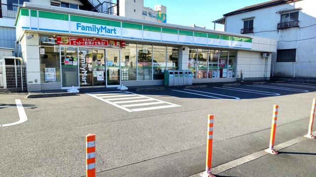 ハイツマルム コンビ二：ファミリーマート 堀之内一丁目店　53m