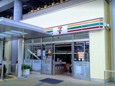 ベレーザ コンビ二：セブンイレブン 京急ST梅屋敷店　183m