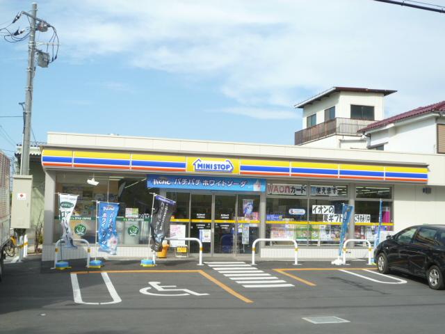 プランドール コンビ二：ミニストップ 八潮伊勢野店　330m