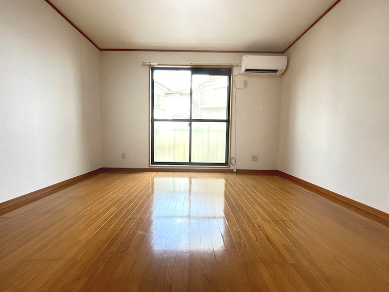 POCKET　HOUSE 洋室8帖あり広々