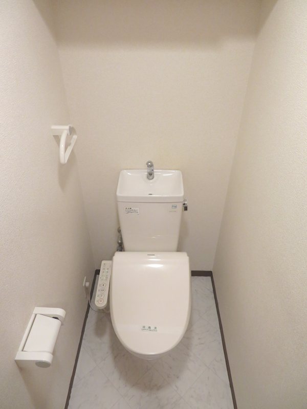 MYE新宿御苑二番館 ウォシュレット付き