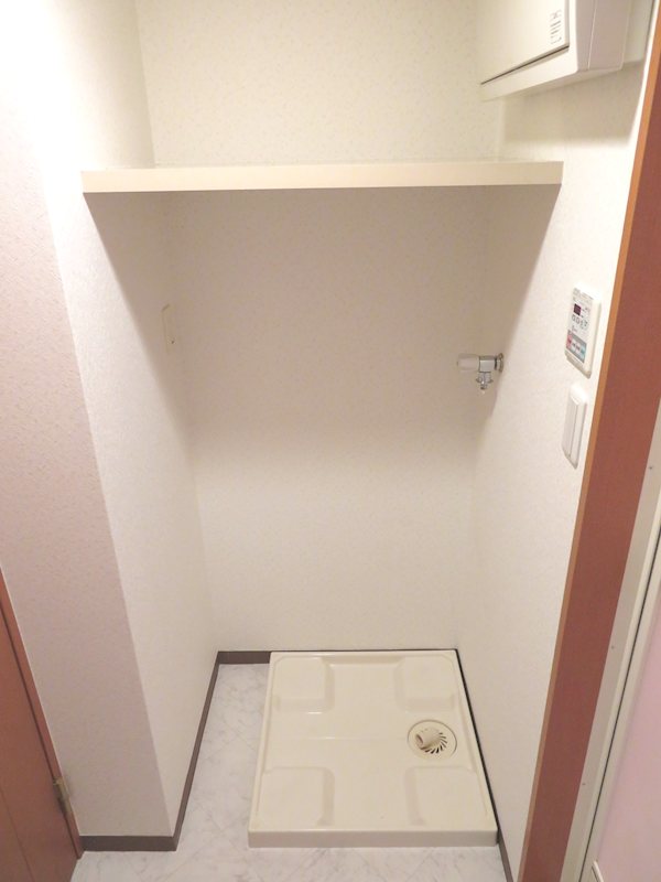 MYE新宿御苑二番館 室内洗濯機置場
