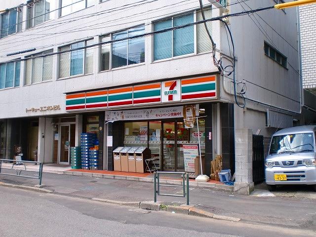 ドミール湯島 コンビ二：セブンイレブン 文京湯島3丁目店　127m
