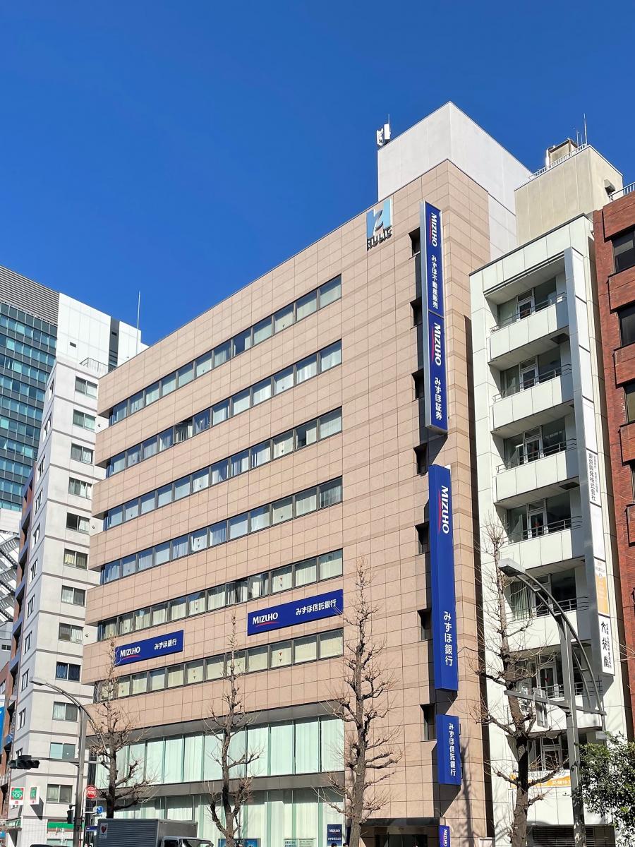 ドミール湯島 銀行：みずほ銀行上野支店　331m