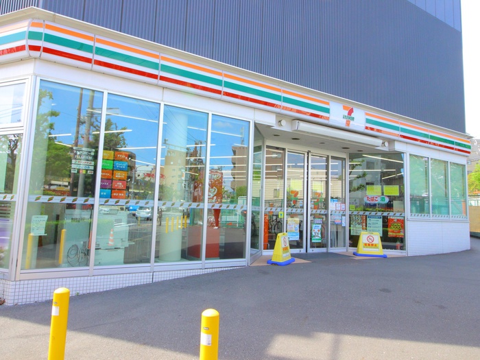 HIRUGI小竹向原 コンビ二：セブンイレブン 板橋小茂根4丁目店　304m