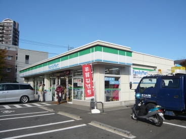 ベルウッドⅠ コンビ二：ファミリーマート 八王子別所店　245m