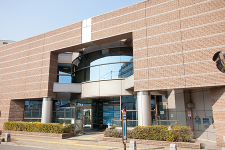 Espero 図書館：世田谷区立砧図書館　120m